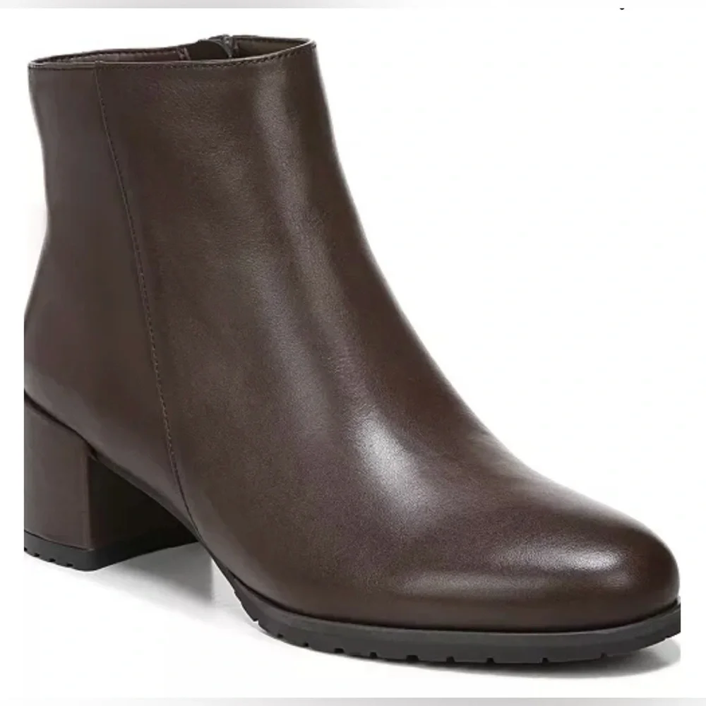 Naturalizer Woman’s Chocolate Waterproof Boots Size 7W NEW - Picture 1 of 9